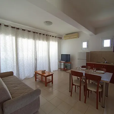קלמאקי Artemis Beach Studios חדר תמונה
