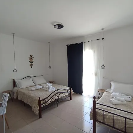 קלמאקי Artemis Beach Studios חדר תמונה
