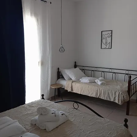 קלמאקי Artemis Beach Studios חדר תמונה